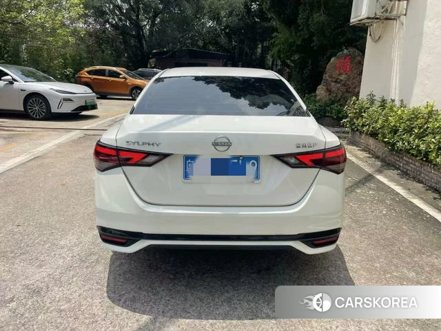 Nissan Sylphy 2024 Белый из Китая, фото 3