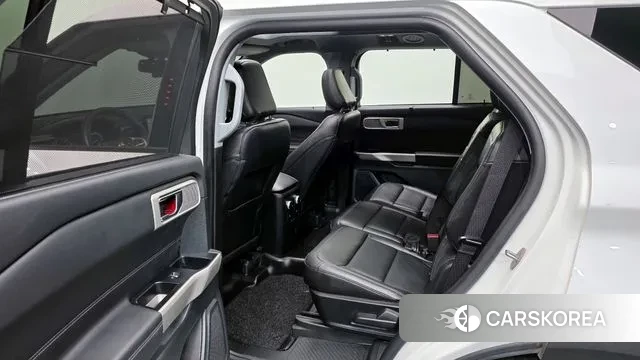 Ford Explorer 6th Generation 2023 Белый из Кореи, фото 3