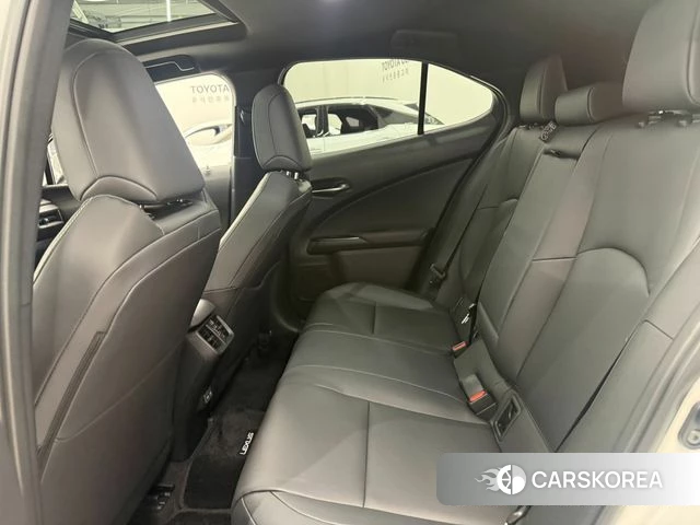 Lexus UX300h 2025 Белый из Кореи, фото 3