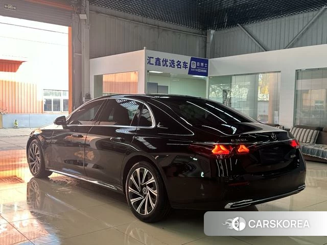 Mercedes-Benz E-Class 2025 Черный из Китая, фото 3