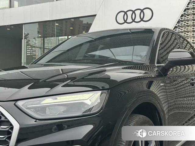 Audi Q5L 2021 Черный из Китая, фото 3