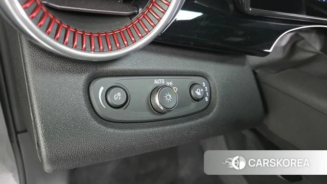 Chevrolet (GM Daewoo) Trax Crossover 2023 Серый из Кореи, фото 3