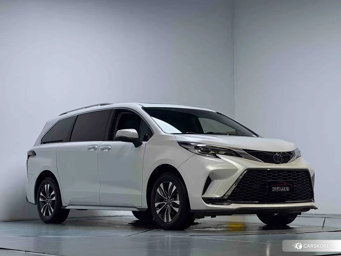 Toyota Granvia 2024 Белый из Китая, фото 3