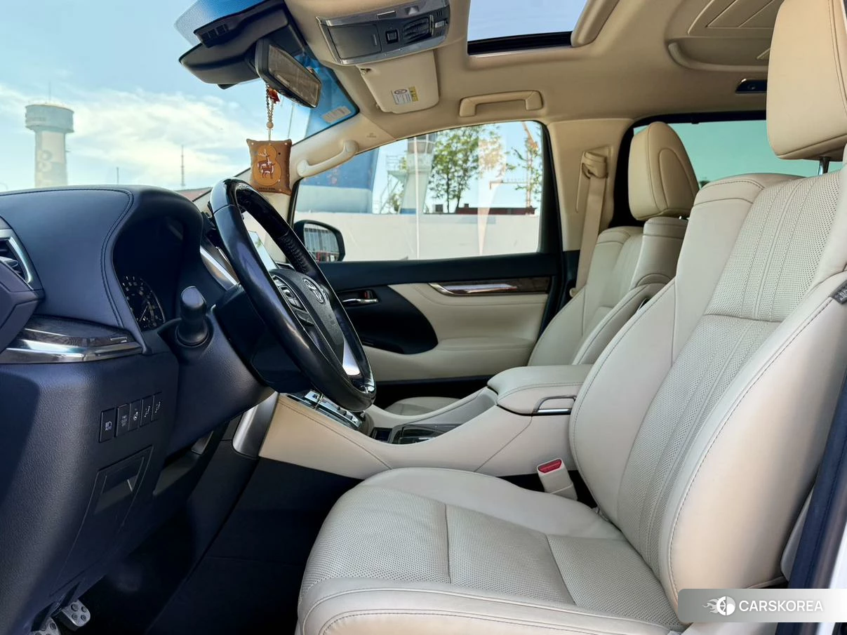 Toyota Alphard 2021 Белый из Китая, фото 3