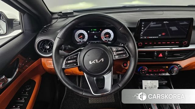 Kia The New K3 2nd generation 2022 Белый из Кореи, фото 3