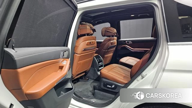 BMW X7 (G07) 2024 Белый из Кореи, фото 3