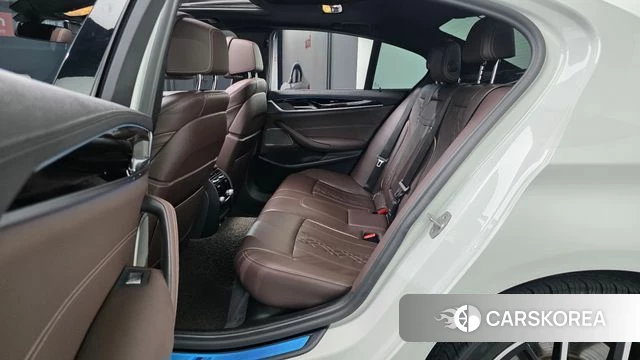 BMW 5 Series (G30) 2021 Белый из Кореи, фото 3