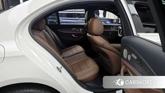 Mercedes-Benz E-Class W213 2022 Белый из Кореи, фото 3