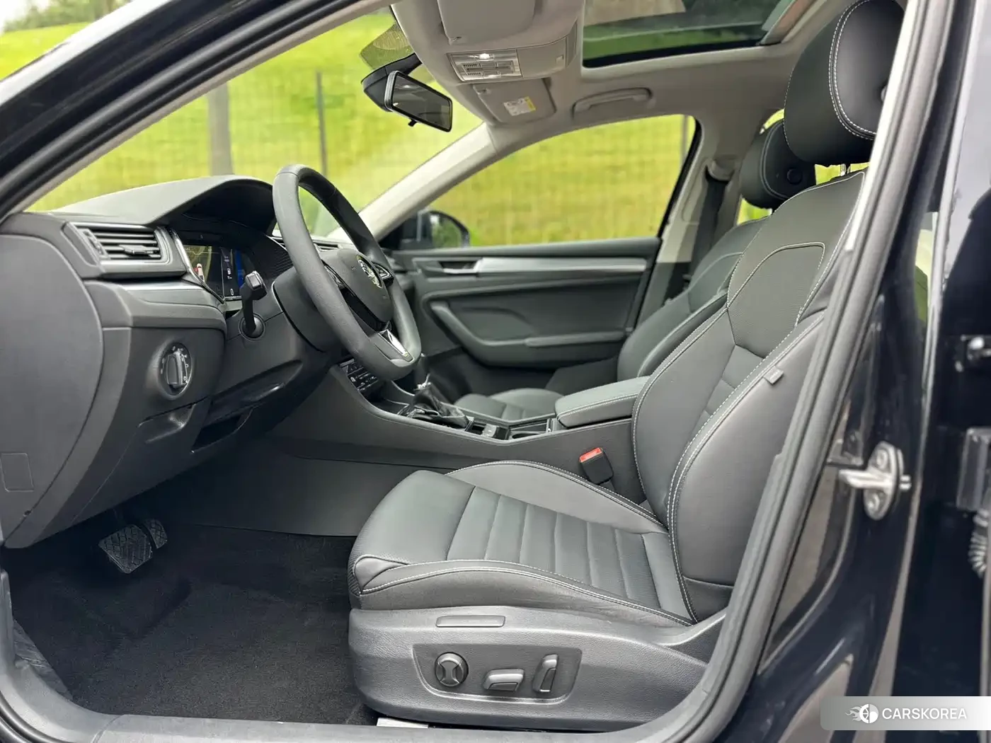 Skoda Superb 2023 Черный из Китая, фото 3
