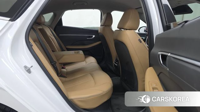 Hyundai Sonata D Edge Hybrid (DN8) 2024 Белый из Кореи, фото 3