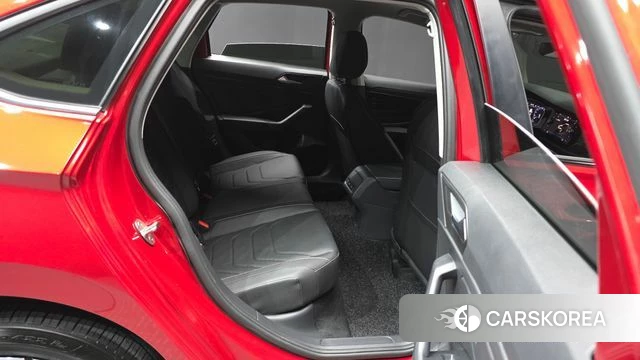 Volkswagen 7th Generation of Jetta 2024 Красный из Кореи, фото 3
