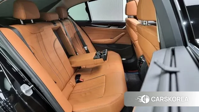 BMW 5 Series (G30) 2023 Черный из Кореи, фото 3