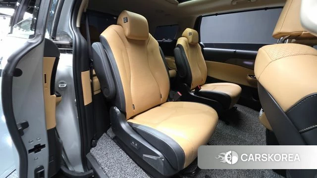Kia Carnival 4th generation 2022 Серебристо-серый из Кореи, фото 3