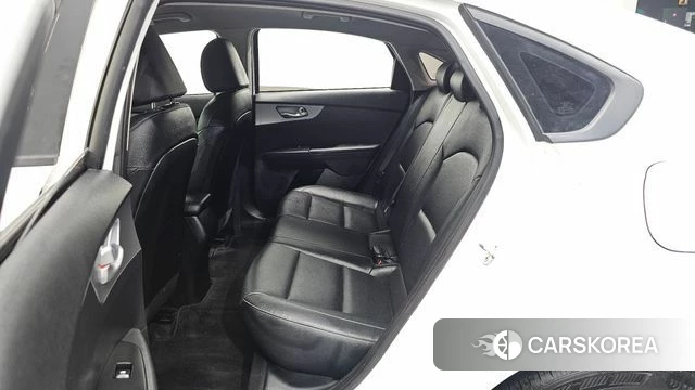 Kia The New K3 2nd generation 2022 Белый из Кореи, фото 3
