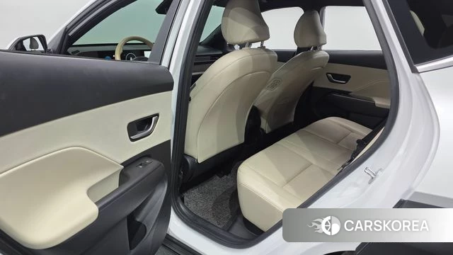 Hyundai Kona (SX2) 2023 Белый из Кореи, фото 3