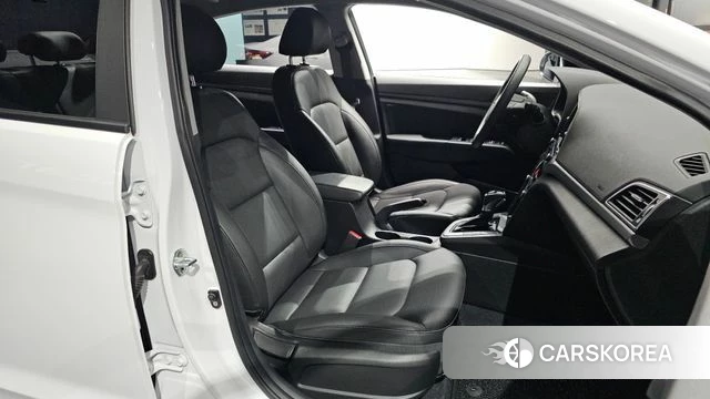 Hyundai Avante AD 2018 Белый из Кореи, фото 3