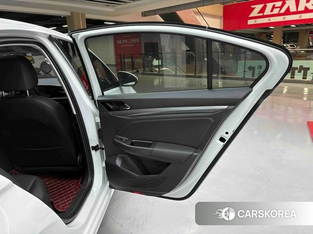 Volkswagen Bora 2021 Белый из Китая, фото 3
