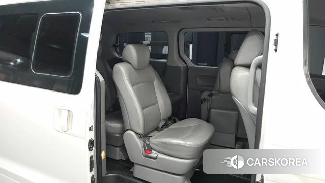 Hyundai The New Grand Starex 2019 Белый из Кореи, фото 3