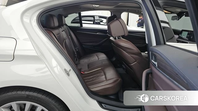 BMW 5 Series (G30) 2020 Белый из Кореи, фото 3