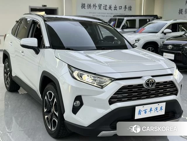 Toyota RAV4 2023 Белый из Китая, фото 3