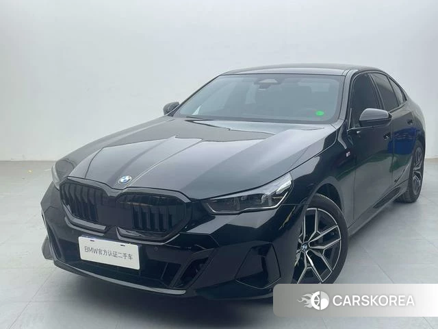 BMW 5 series 2025 Черный из Китая, фото 3