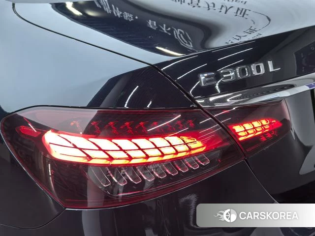 Mercedes-Benz E-Class 2023 Зеленый из Китая, фото 3