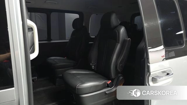 Hyundai Staria 2022 Серебряный из Кореи, фото 3