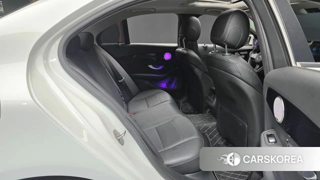 Mercedes-Benz C-Class W205 2018 Белый из Кореи, фото 3