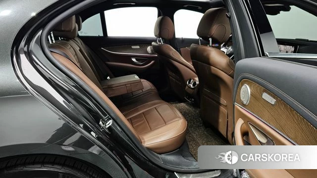 Mercedes-Benz E-Class W213 2021 Серый из Кореи, фото 3