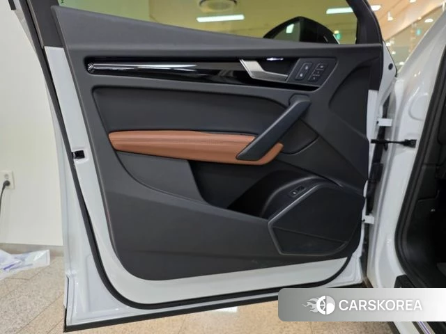 Audi Q5 (FY) 2024 Белый из Кореи, фото 3