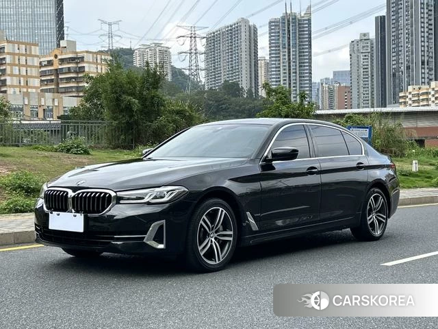 BMW 5 series 2022 Черный из Китая, фото 3