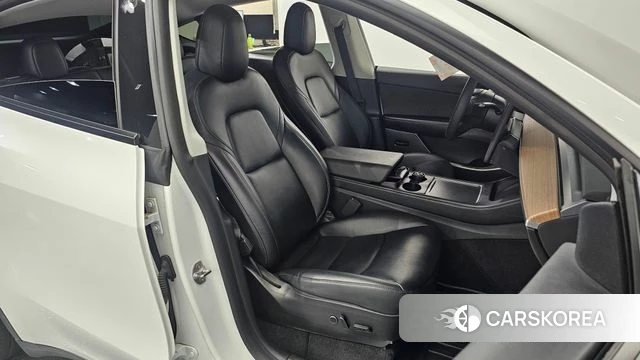 Tesla Model Y 2021 Белый из Кореи, фото 3