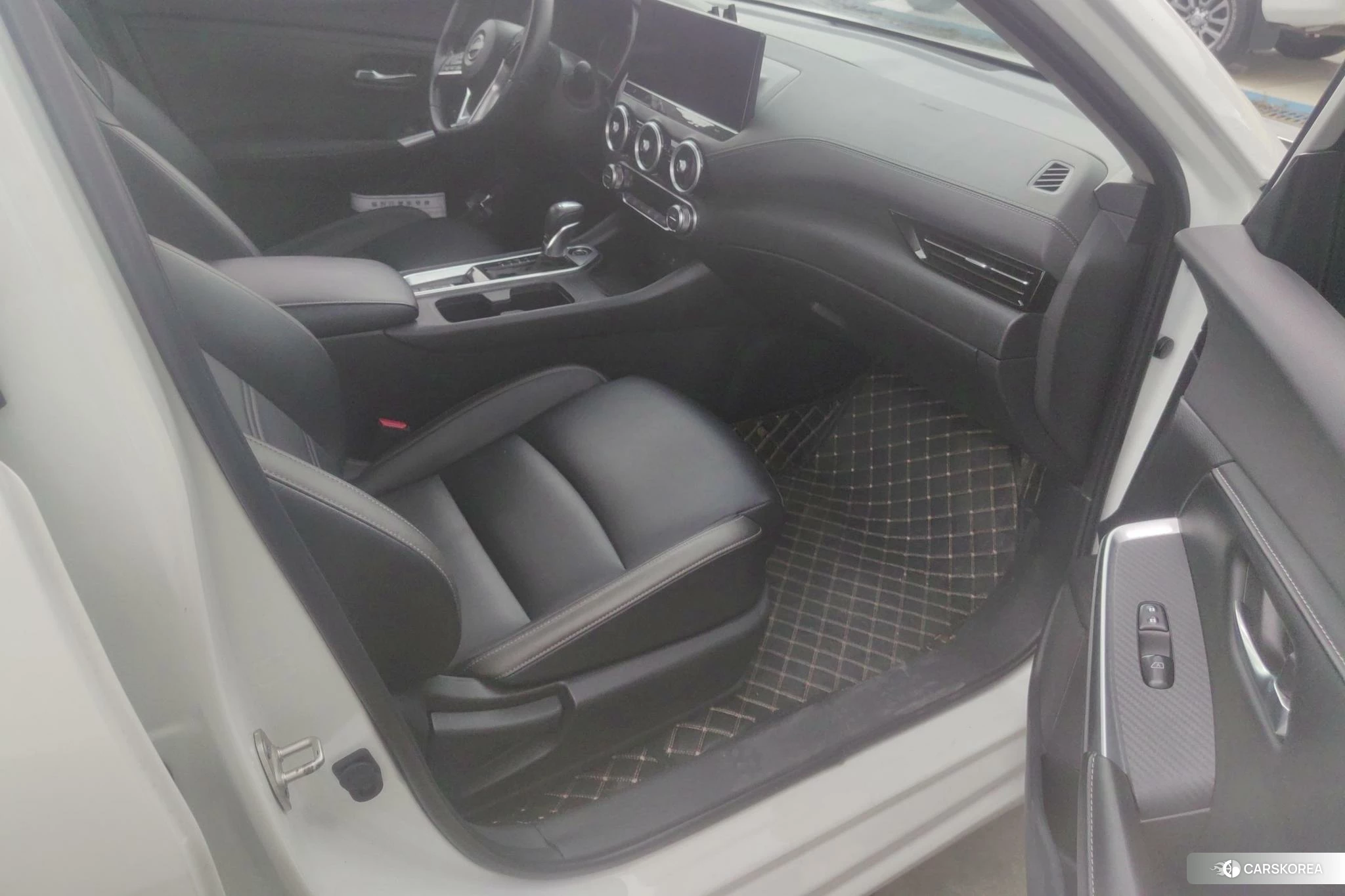 Nissan Sylphy 2023 Белый из Китая, фото 3