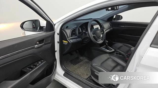 Hyundai Avante AD 2018 Белый из Кореи, фото 3