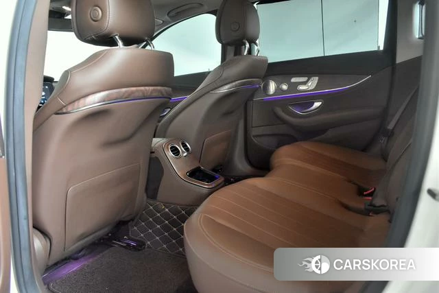 Mercedes-Benz E-Class 2022 Белый из Китая, фото 3