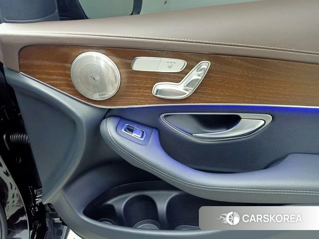 Mercedes-Benz GLC 2021 Черный из Китая, фото 3