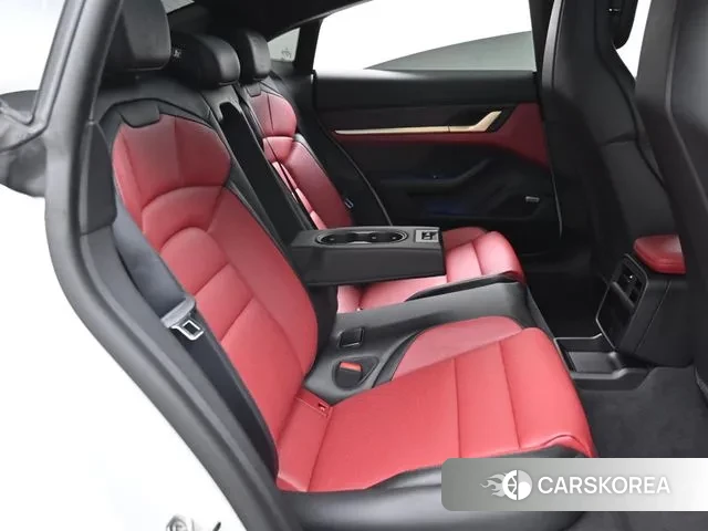 Porsche Taycan 2025 Белый из Кореи, фото 3