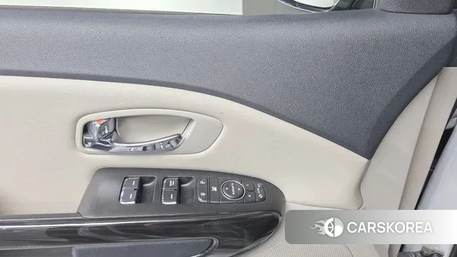 Kia The New Carnival 2019 Серебряный из Кореи, фото 3