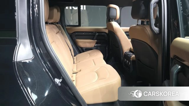 Land Rover Defender (L663) 2026 Черный из Кореи, фото 3
