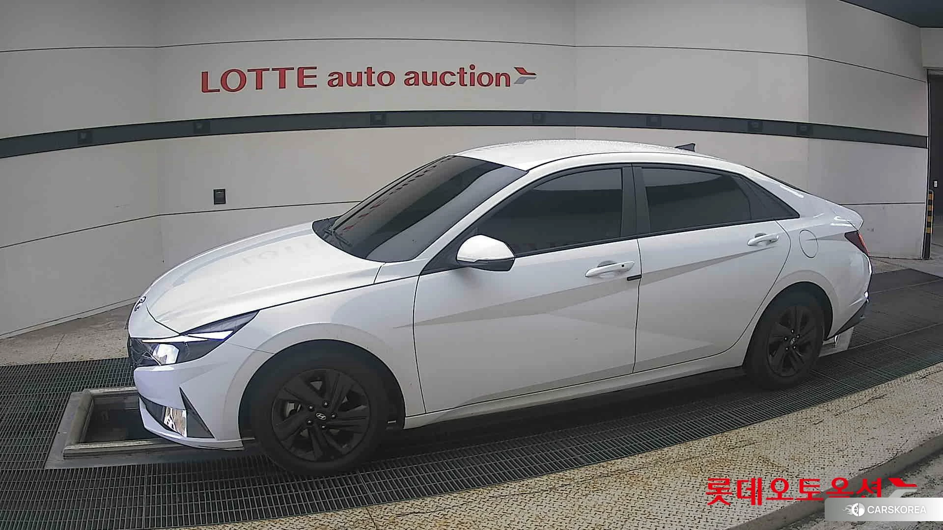 Hyundai Avante Hybrid 2023 Polar White из Кореи, фото 3
