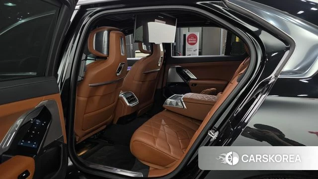 BMW 7 Series (G70) 2023 Черный из Кореи, фото 3