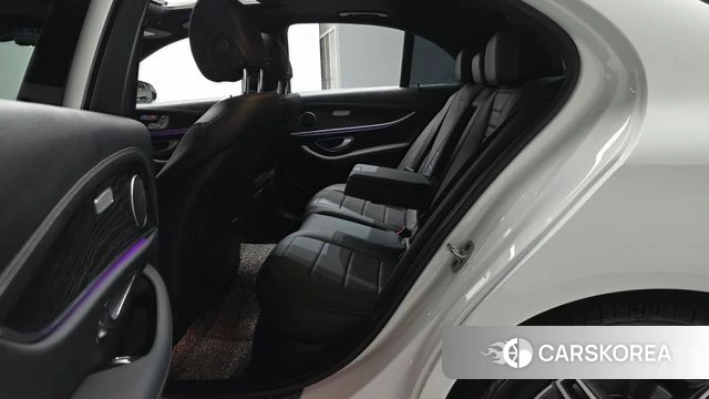 Mercedes-Benz E-Class W213 2023 Белый из Кореи, фото 4