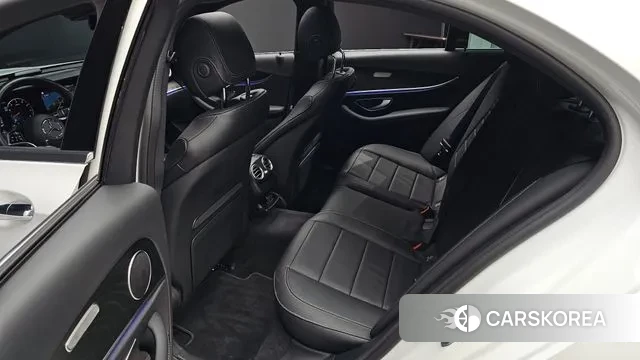Mercedes-Benz E-Class W213 2023 Белый из Кореи, фото 3
