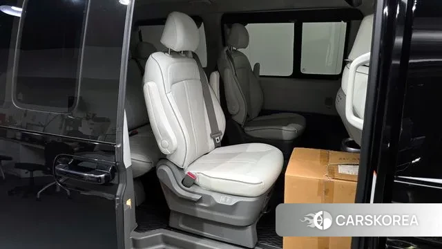 Hyundai Staria 2022 Черный из Кореи, фото 3