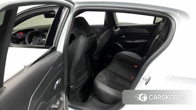 Peugeot 308 Third generation 2024 Белый из Кореи, фото 3