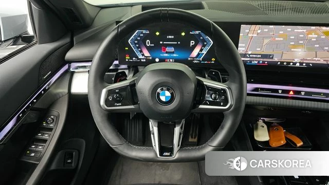 BMW 5 Series (G60) 2024 Светло-серебряный цвет из Кореи, фото 4