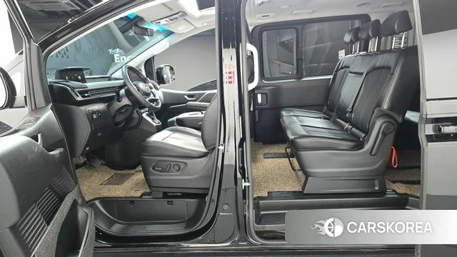 Hyundai Staria 2023 Черный из Кореи, фото 3