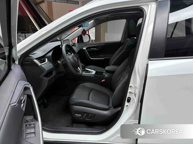 Toyota RAV4 2023 Белый из Китая, фото 3