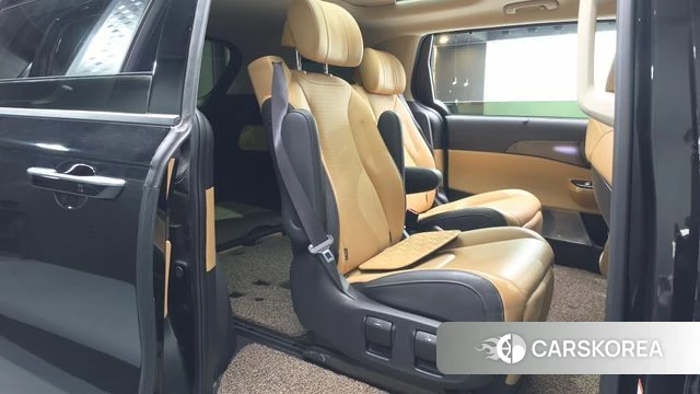 Kia Carnival 4th generation 2023 Черный из Кореи, фото 3