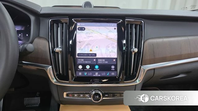 Volvo S90 2023 Черный из Кореи, фото 3